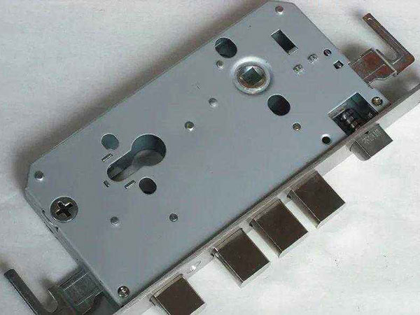 靖宇24小时上门开锁公司