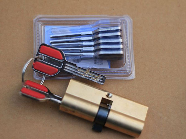 靖宇24小时上门开锁公司